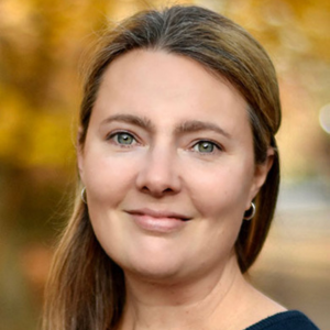 Phoebe Stapleton headshot